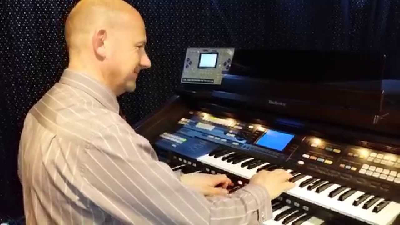 John Bowdler plays 'The Last Waltz' on the Technics GA3 (April 2014)