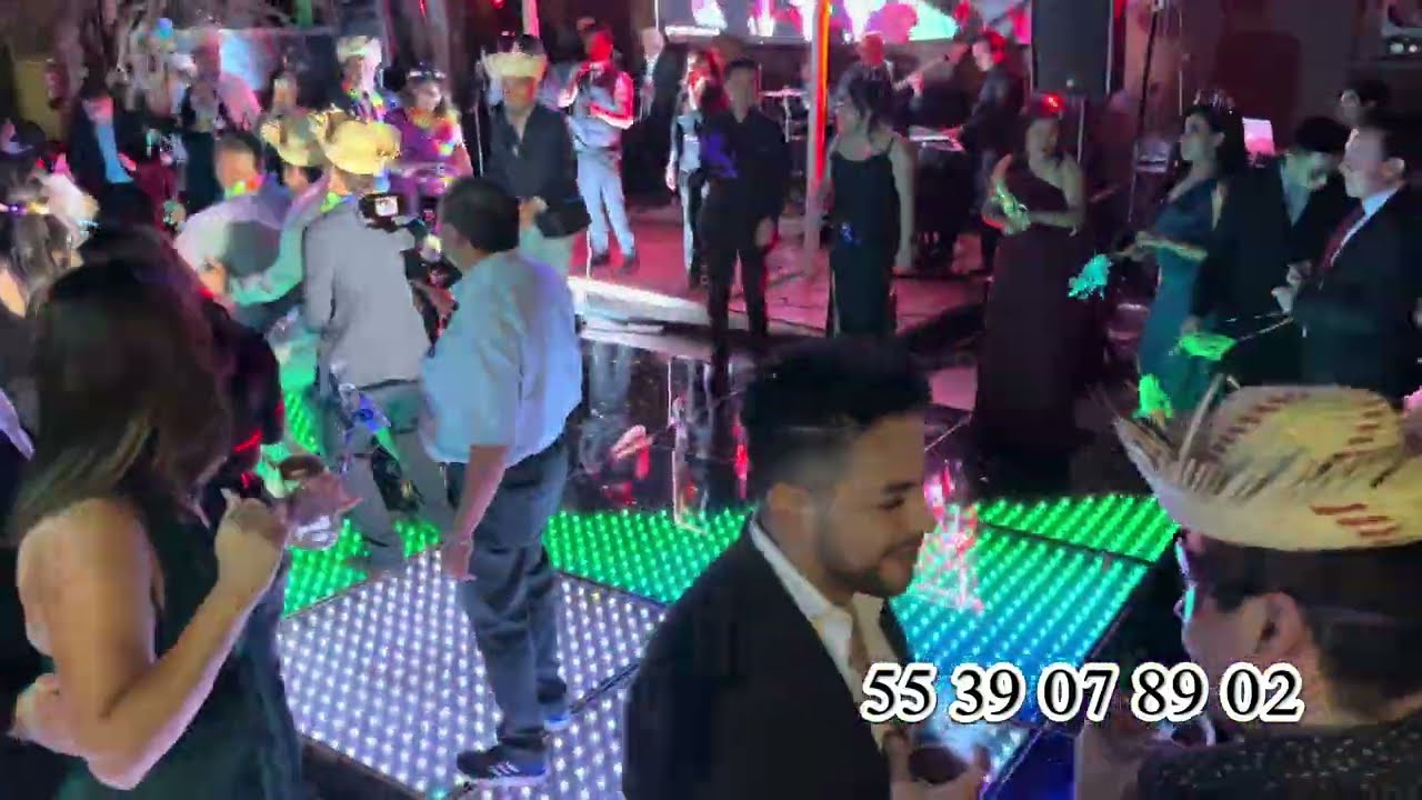EL MEJOR GRUPO VERSATIL ES OTRO NIVEL (BATUCADA Y MAS)