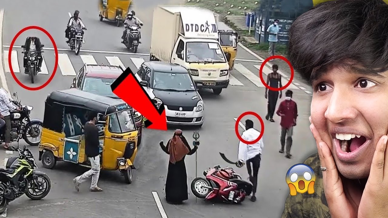 REAL GHOSTS CAUGHT ON CCTV CAMERA😱