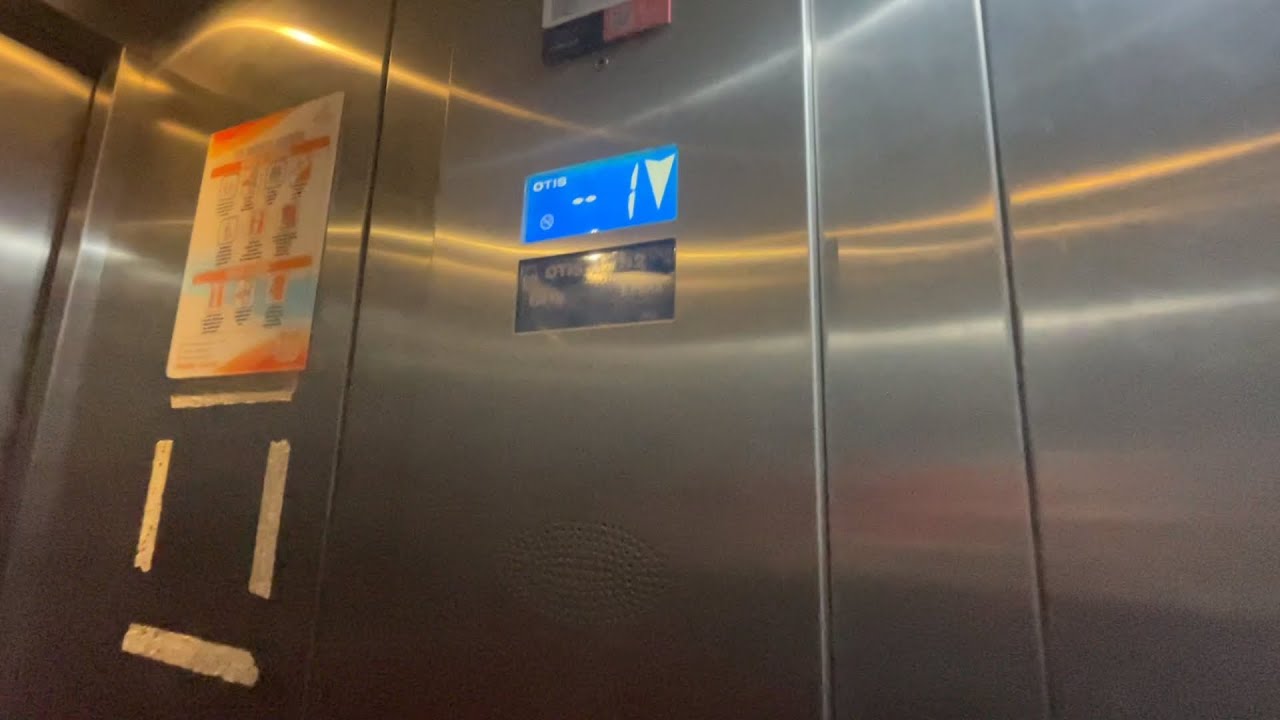 2013 OTIS Gen2 Ascensor Escénico MRL Tracción @ Condominio J. de Aranda IV, Villa Alemana, Chile