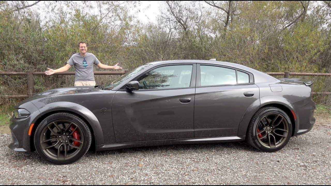 Dodge Charger Hellcat Widebody 2020 года - это безумнейший седан в продаже