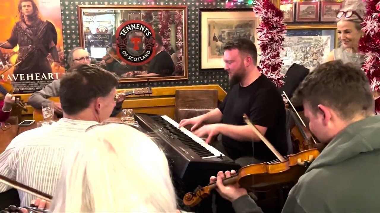 Tunes at the Scot's Corner