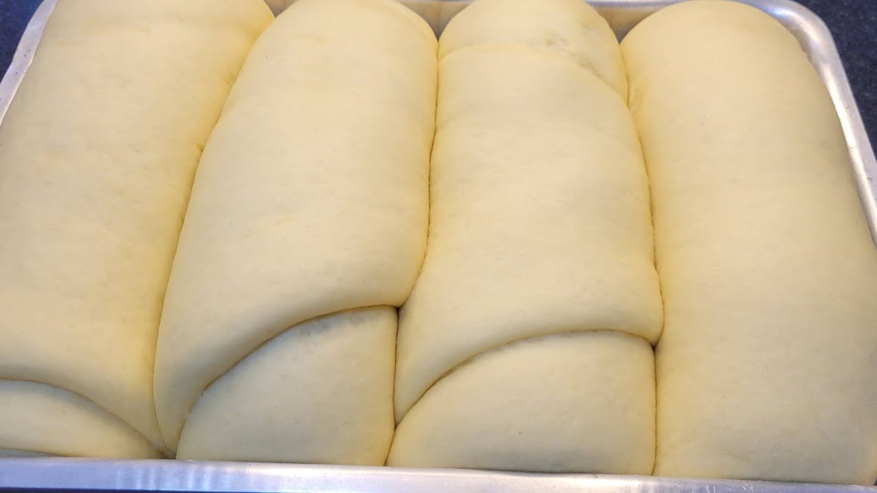PÃO CASEIRO DE CREME DE LEITE, LEITE CONDENSADO FOFINHO QUE CRESCE MUITO ASSO A PASSO COMO FAZER PÃO