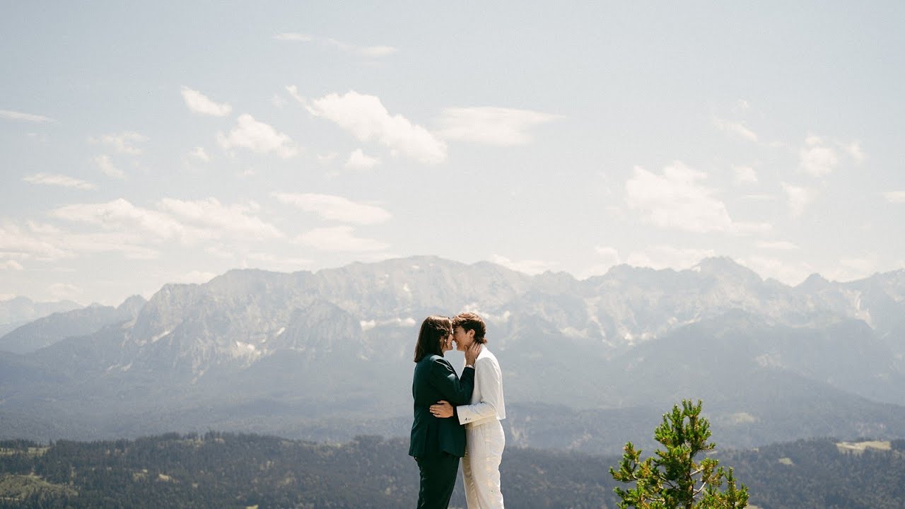 From Mountain Tops to Flower Fields - Carefree Elopement in the German Alps