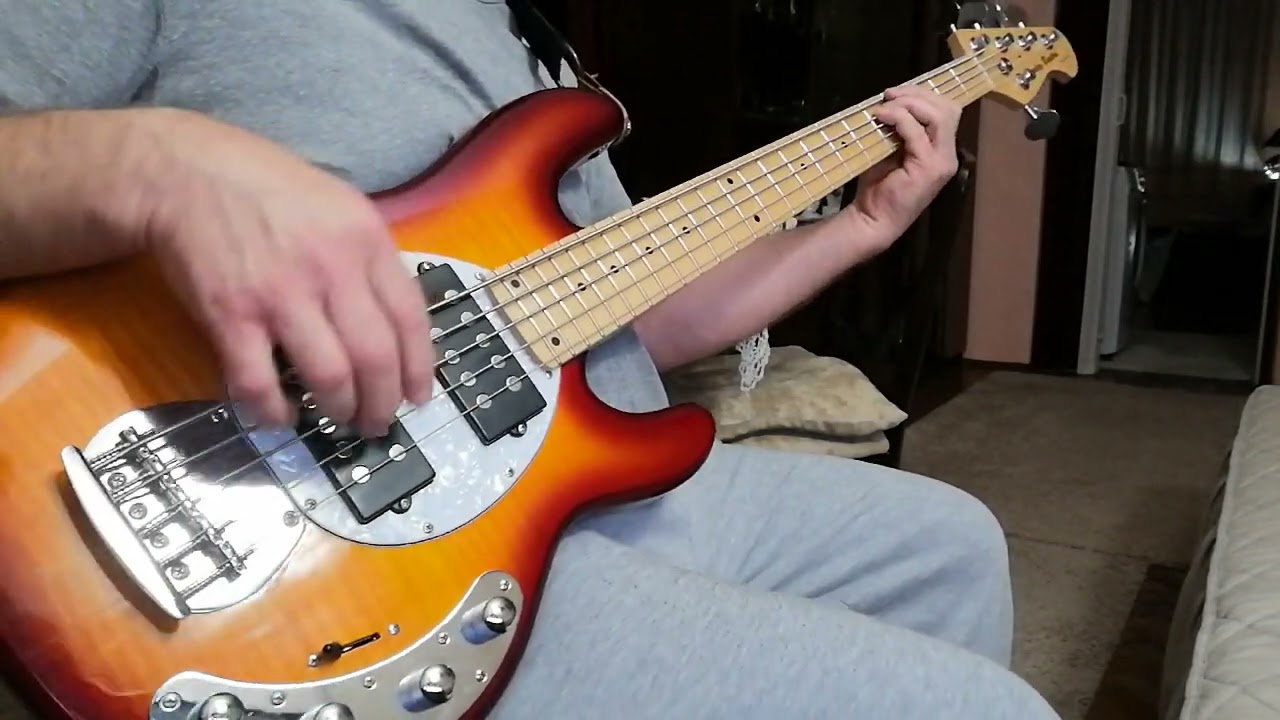 bas cover,, Smooth operator