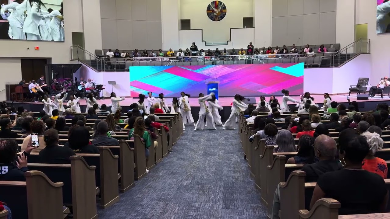 Manifestation by @EnriqueHolmes Praise Dance performed by @TheFortBendChurch praise dancers