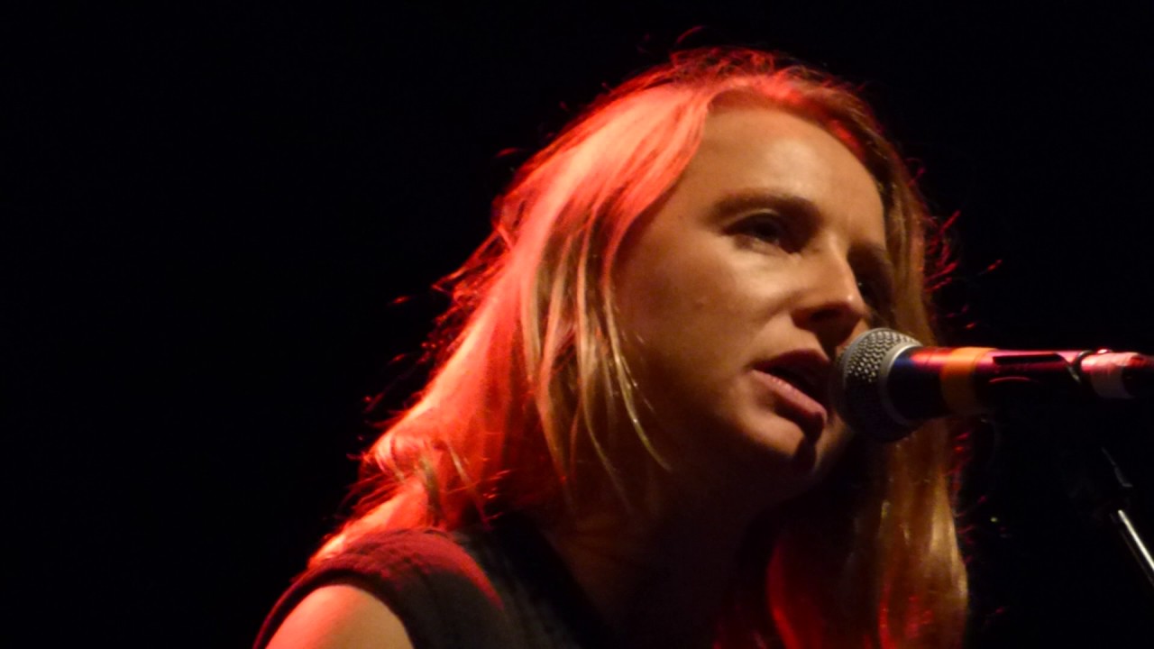 2016-12-06 Lissie - I Can't Make You Love Me (Bonnie Raitt cover)