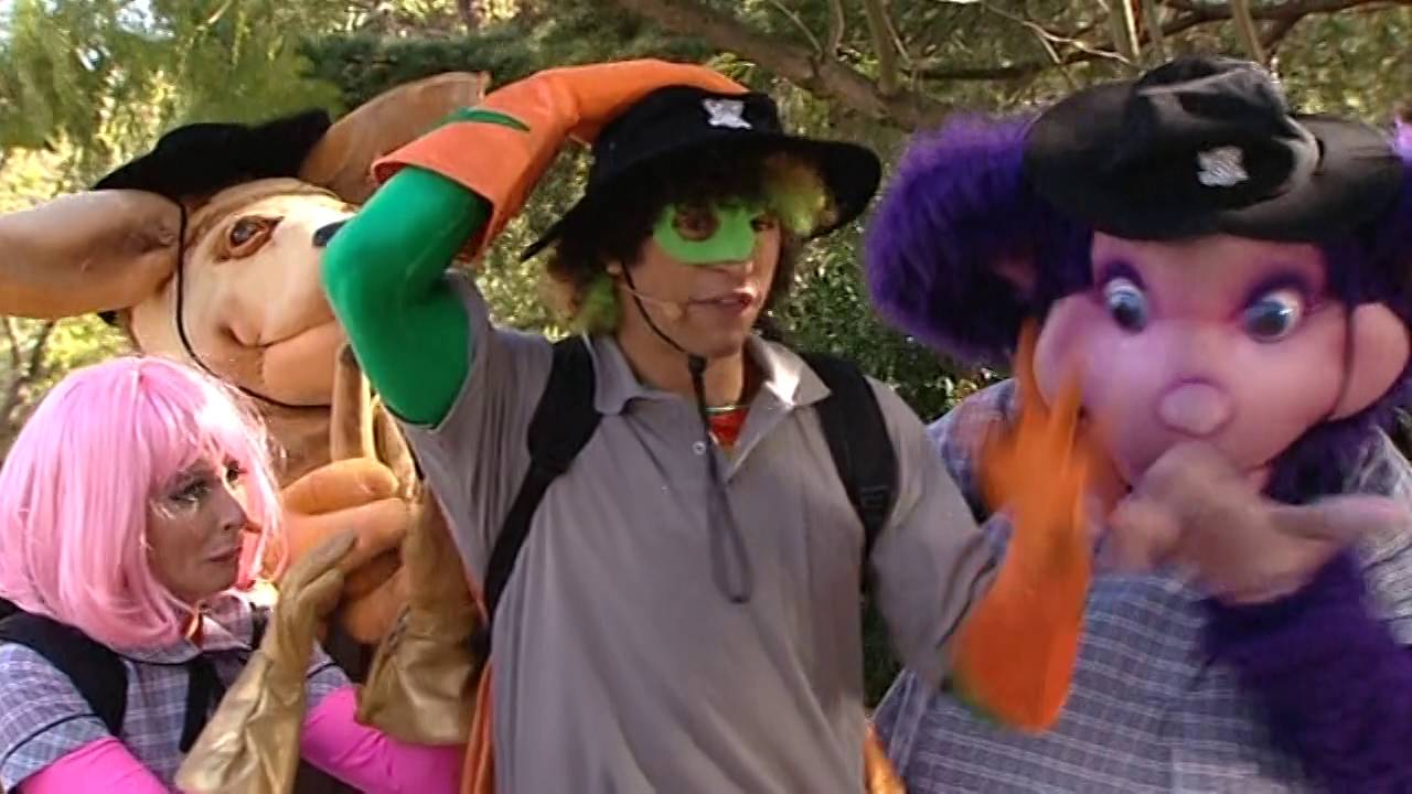 The Hooley Dooleys - How 2 Go To School (2006)
