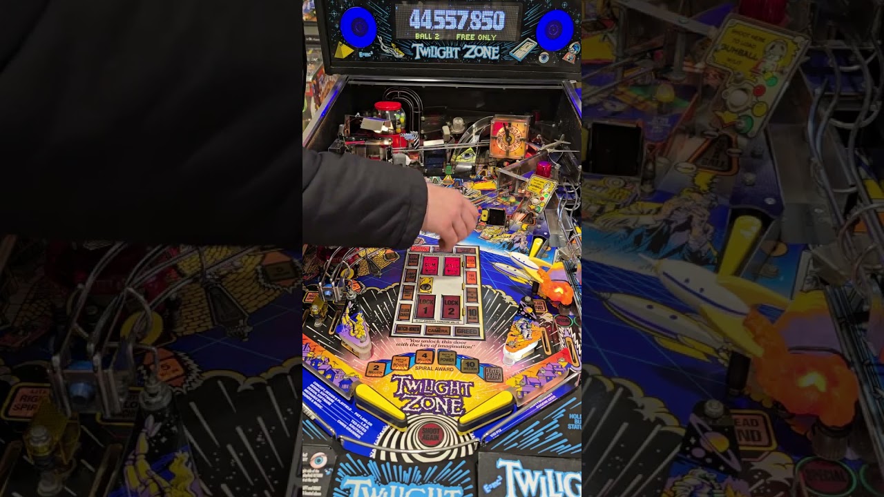 TWILIGHT ZONE BALLY PINBALL MACHINE FLIPPER REVIEW CRITIQUE (P2313) 