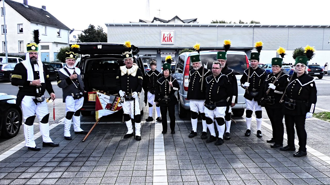 Borken ( Hessen ) 100 Jahre Bergmannsverein Glückauf Borken Aufstellung zur Parade und Festzug