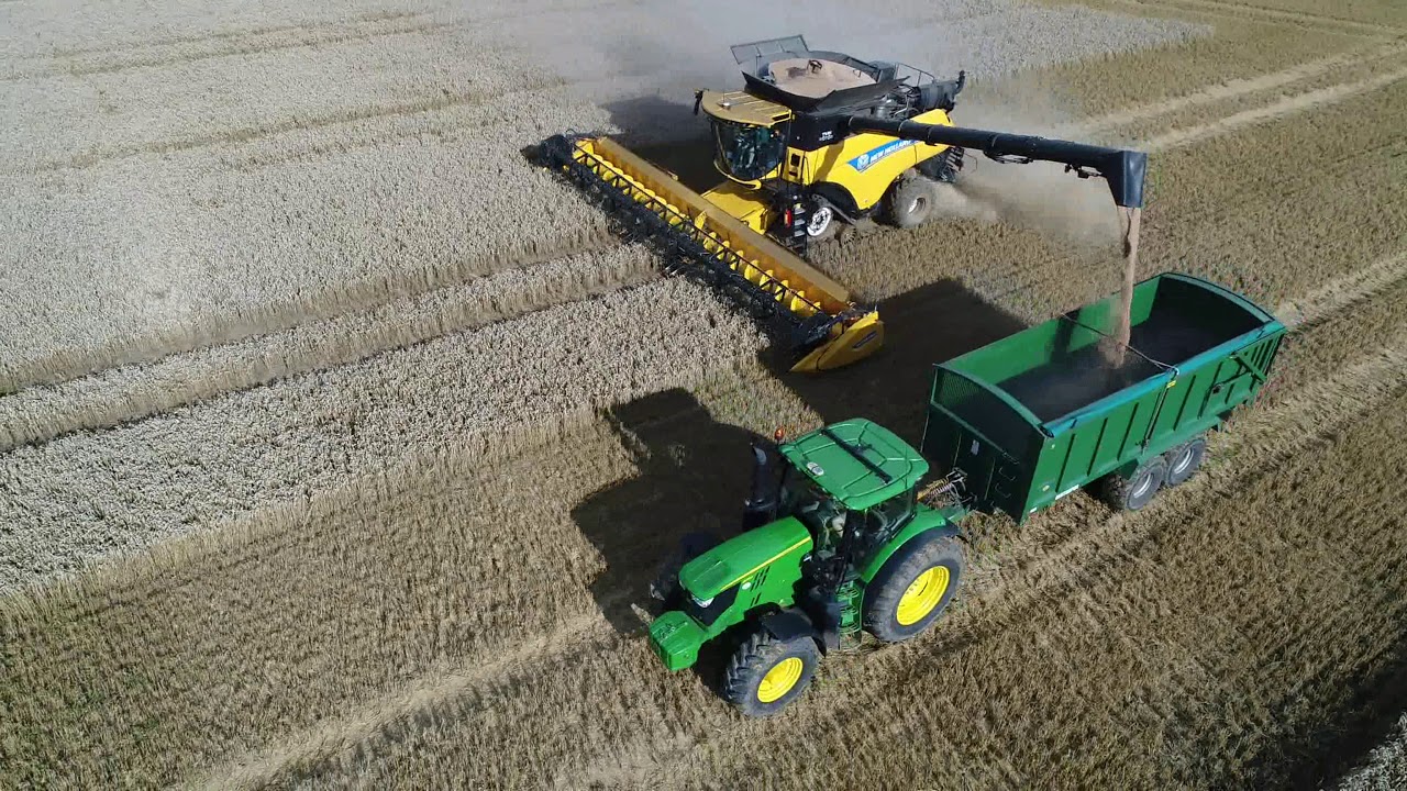 CR10.90 New Holland Combine, 41FT Header. H R Bourn & Sons, Market Rasen, Lincolnshire, UK