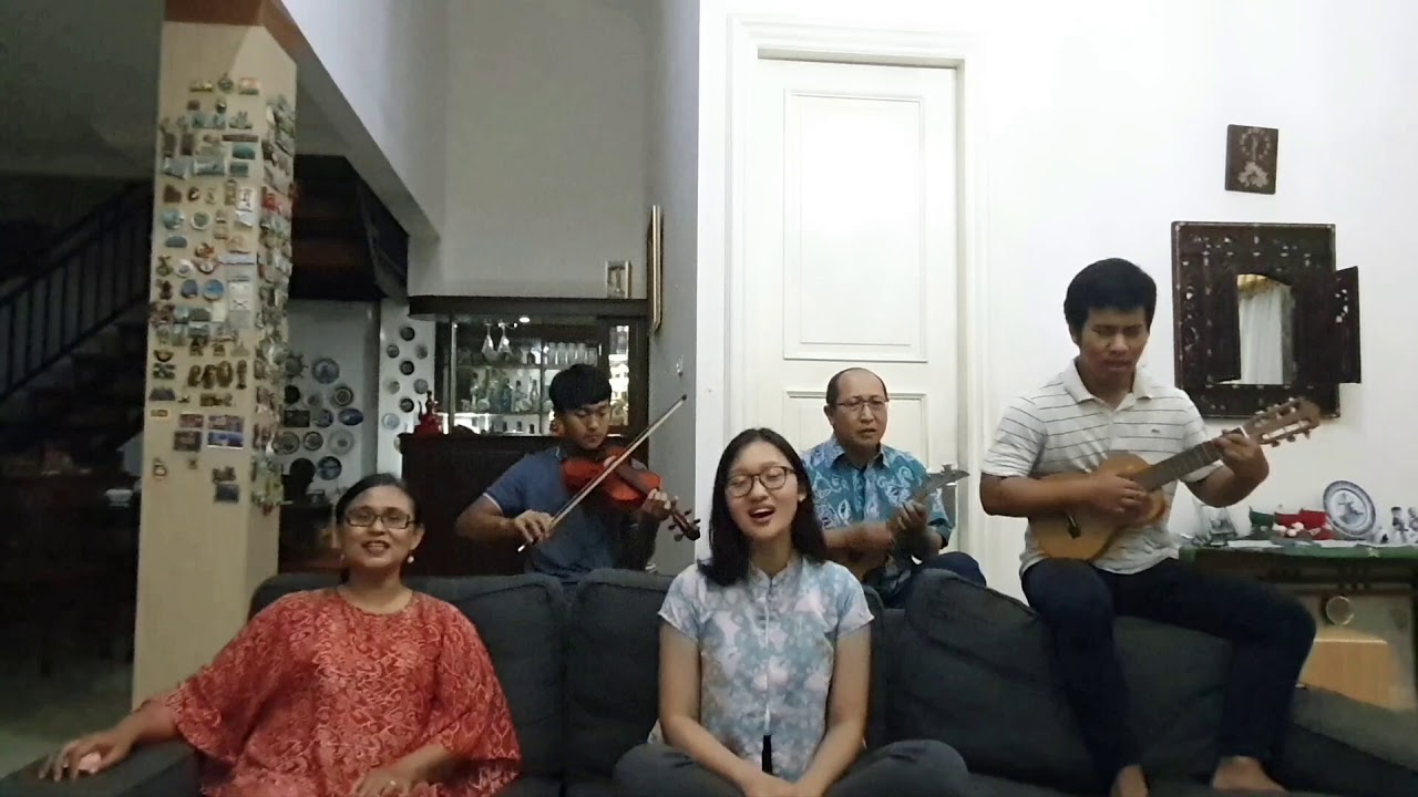 Bawalah Persembahan (Keroncong) by The Gunturs