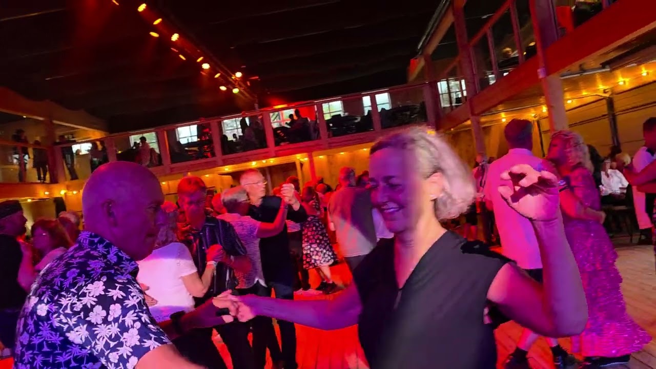 Eyes of blue med Casanovas på Lavvotunet Dokka Camping Dansnytt Jan Tore Eriksen