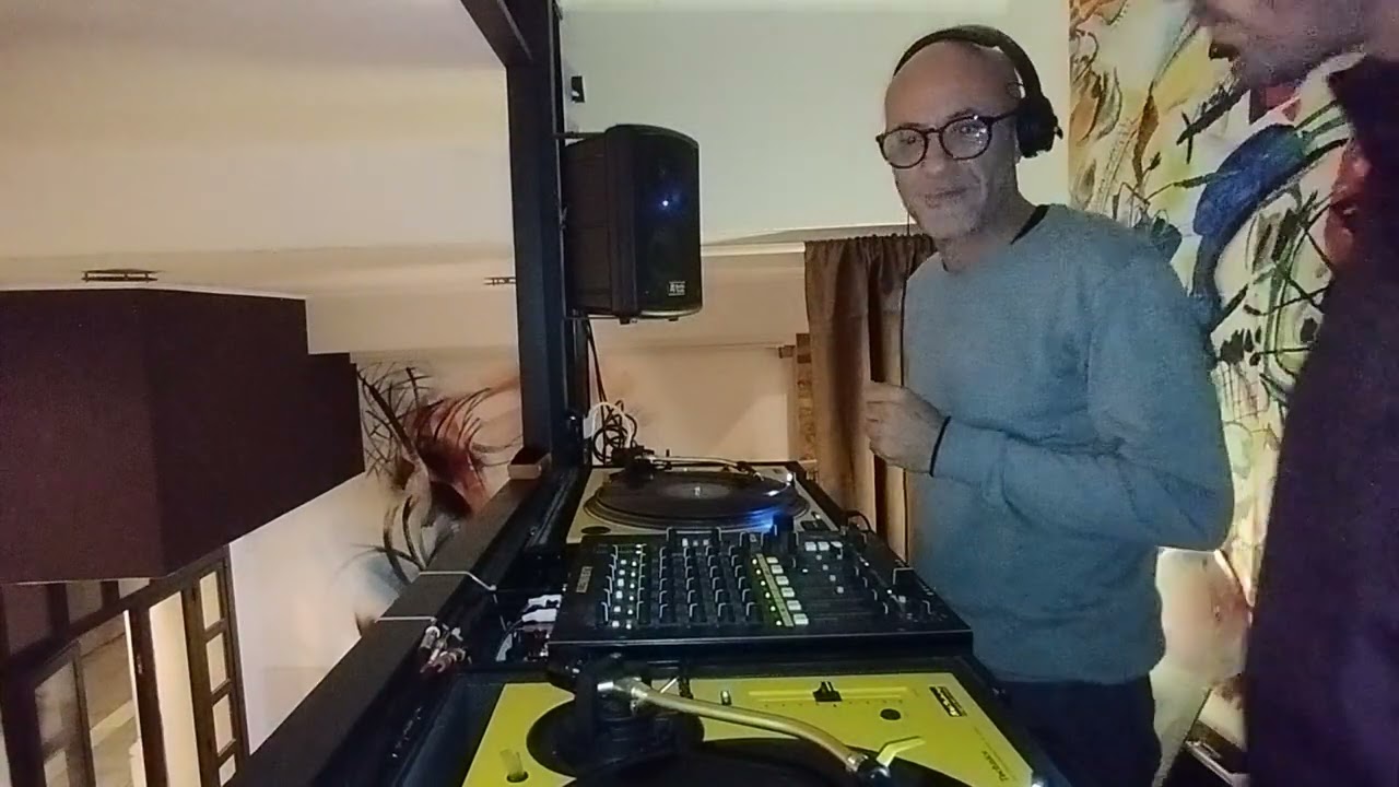 Faros Cafè pres. FRANKIE BUNKER Look Outside Part 1 Vinyl only
