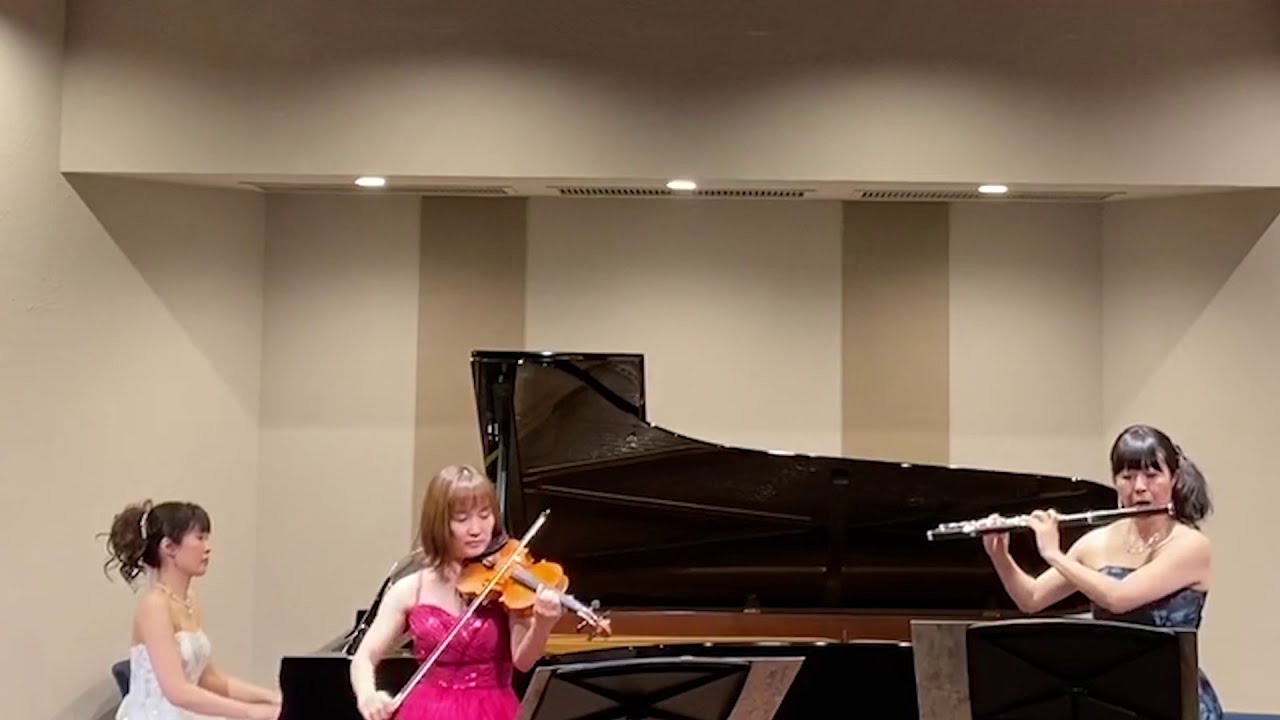 French perfume(岩田学)※トリオ・フルール委嘱作品　トリオ・フルール (フルート横山聡子,ヴァイオリン加藤恵理,ピアノ南雲彩)