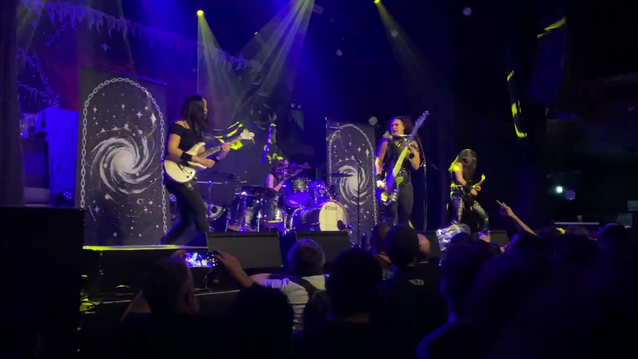 Crypta : Complete Show Live In Paris (04/27/2025 @ La Machine Du Moulin Rouge)