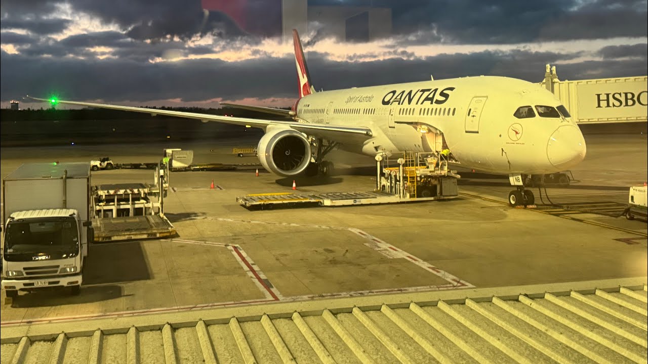Qantas Boeing 787-9 | Los Angeles - Brisbane *Full Flight*