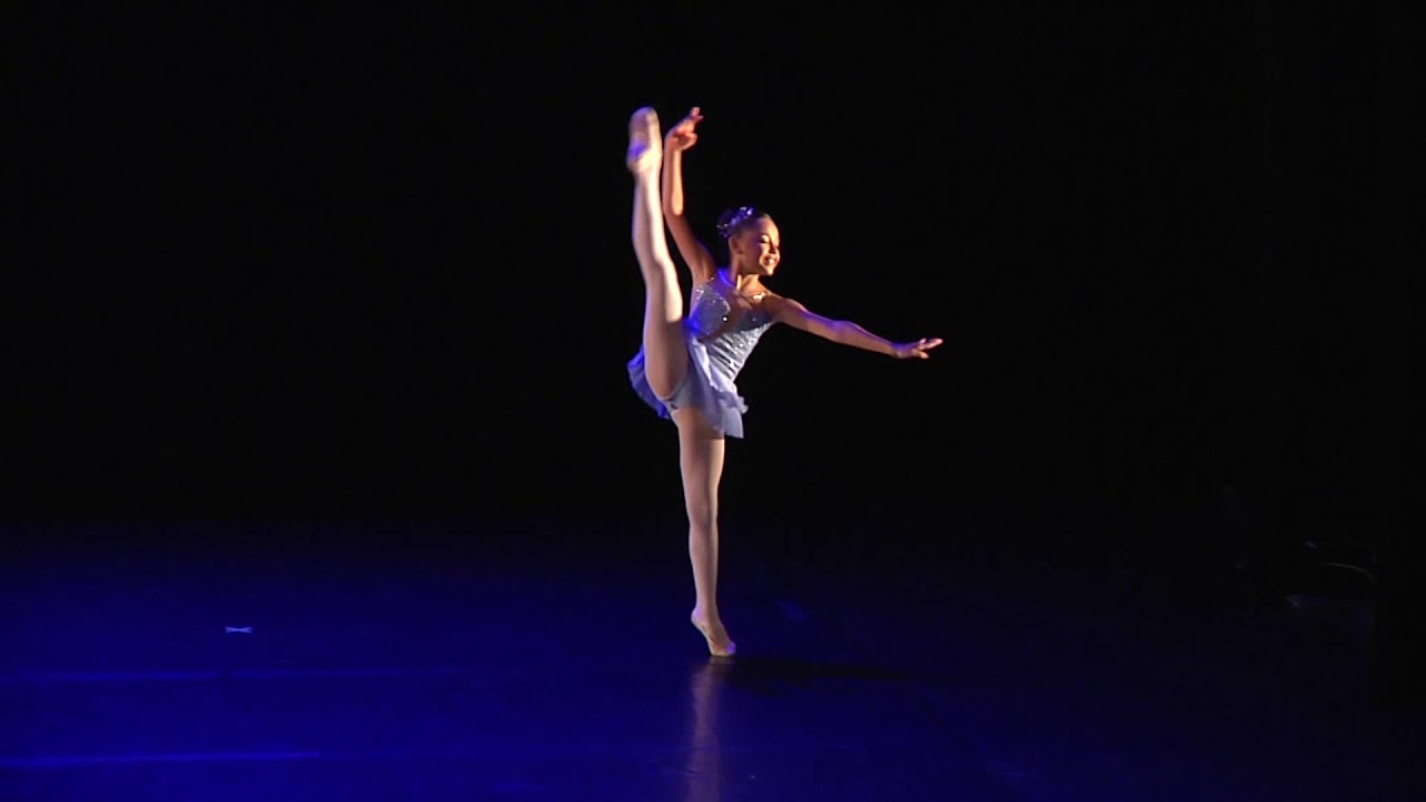 Studio Greyce Gross 2017 - Coreografia Luna - Solo Ballet Cl&aacute;ssico Infantil