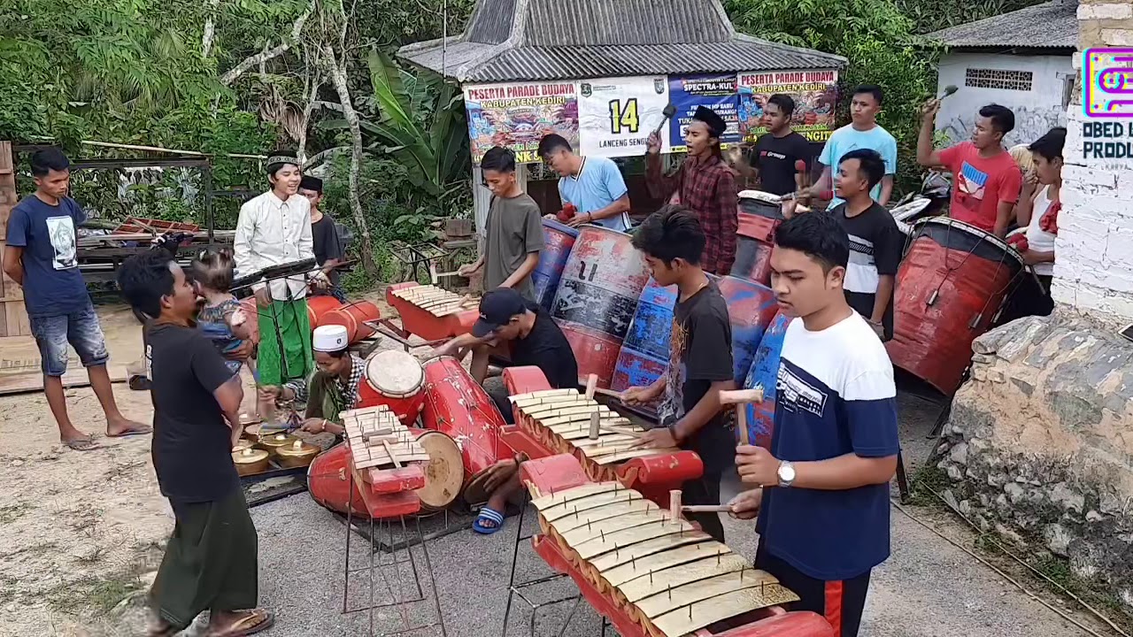 NGABUBURIT BERSAMA LANCENG SENGIT