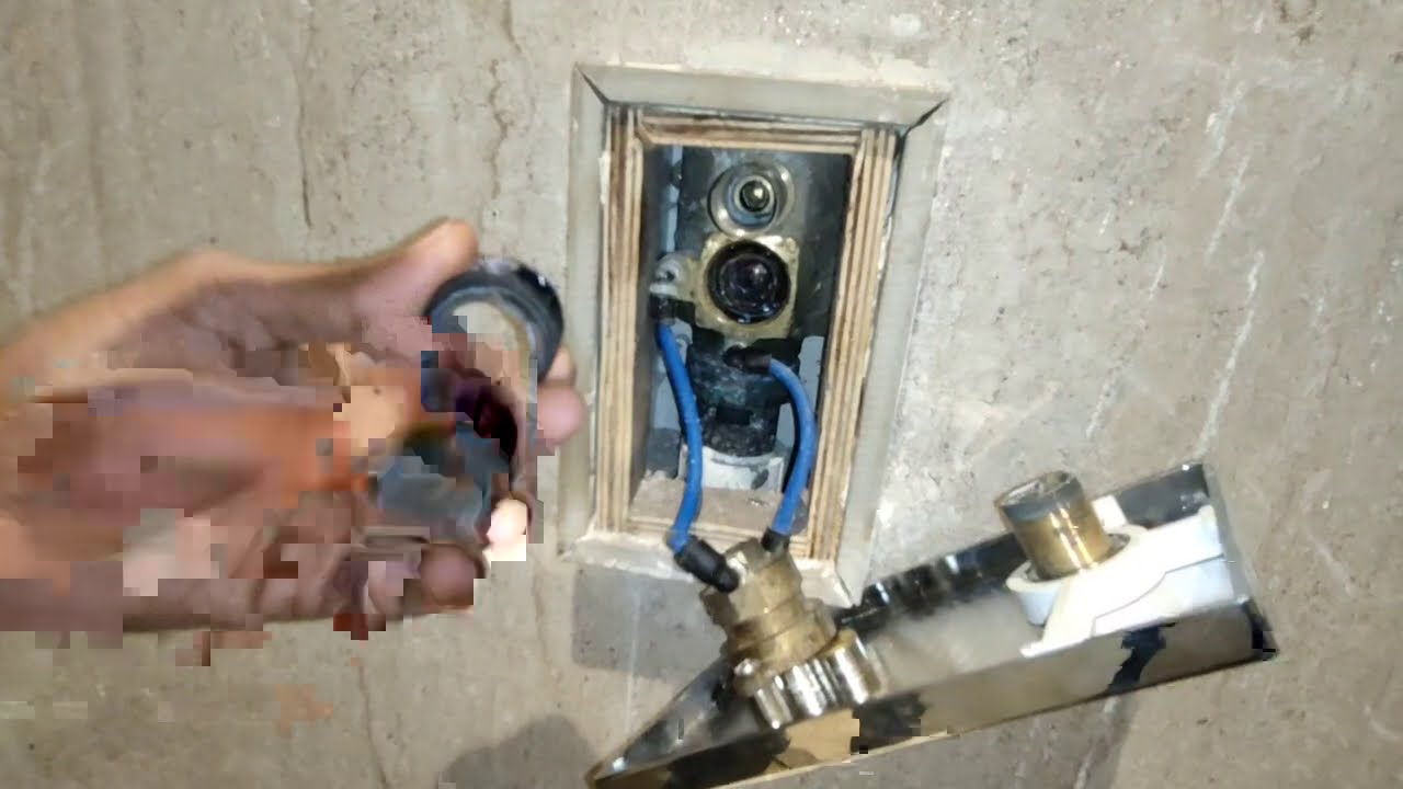 how to repair leaking toilet flush
