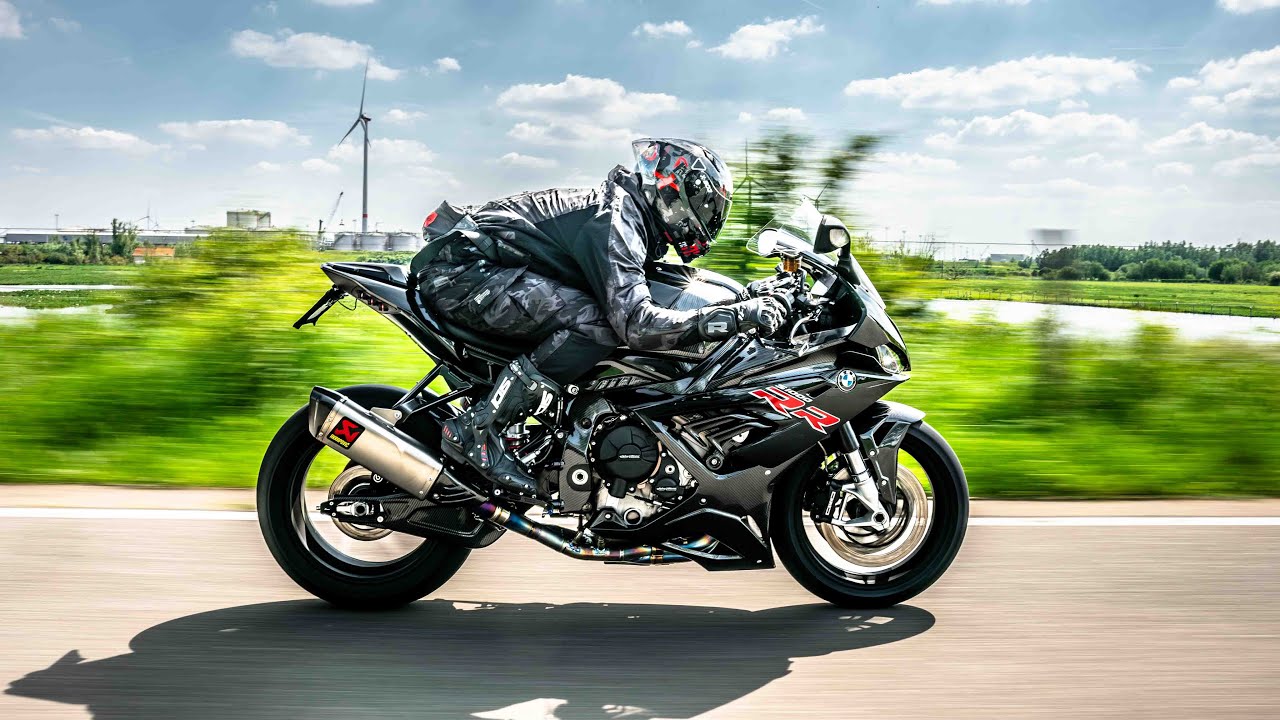 BMW S1000RR  EXHAUST SOUND / AKRAPOVIC FULL TITANIUM / LAUNCHCONTROL /FLY BY'S /WHEELIES