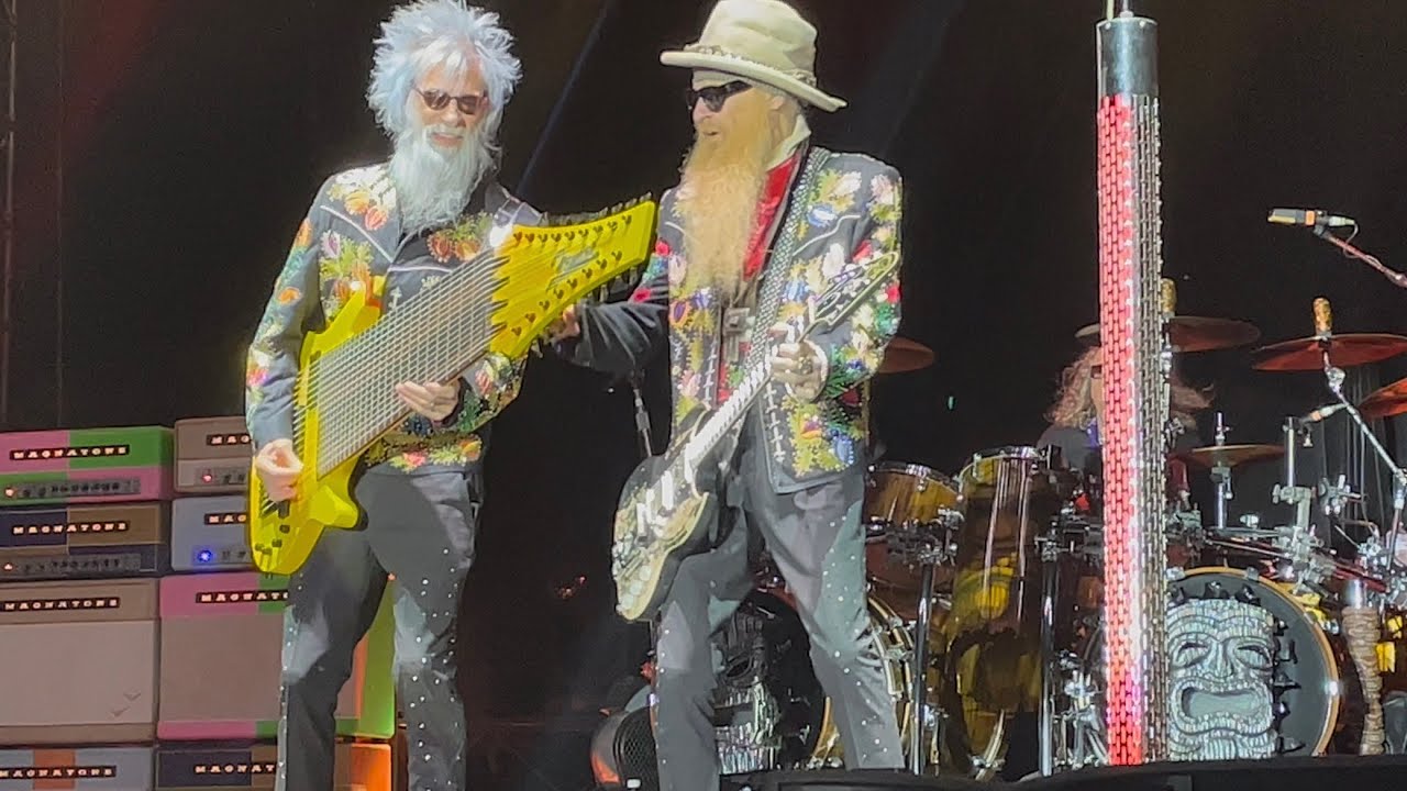ZZ Top - Got Me Under Pressure - Wollongong - Red Hot Summer Tour - 04/05/2025