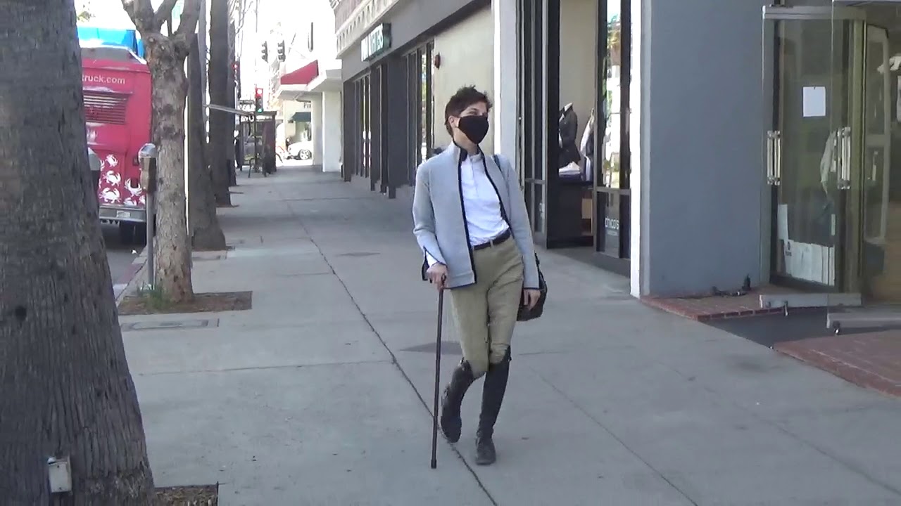Selma Blair goes to cvs and walks around studio city streets