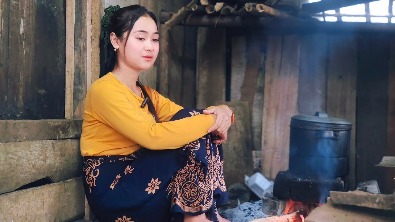 SUNGGUH MIRIS MELIHAT KEHIDUPAN NENG INEU JANDA DESA CANTIK BERKEINGINAN BEDAH RUMAH ORANG TUA