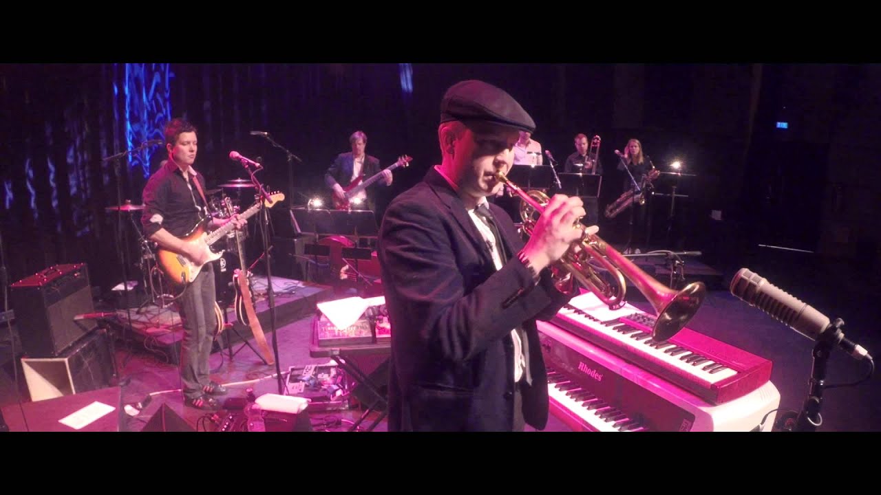 Because I Got U (live at Malmitalo)