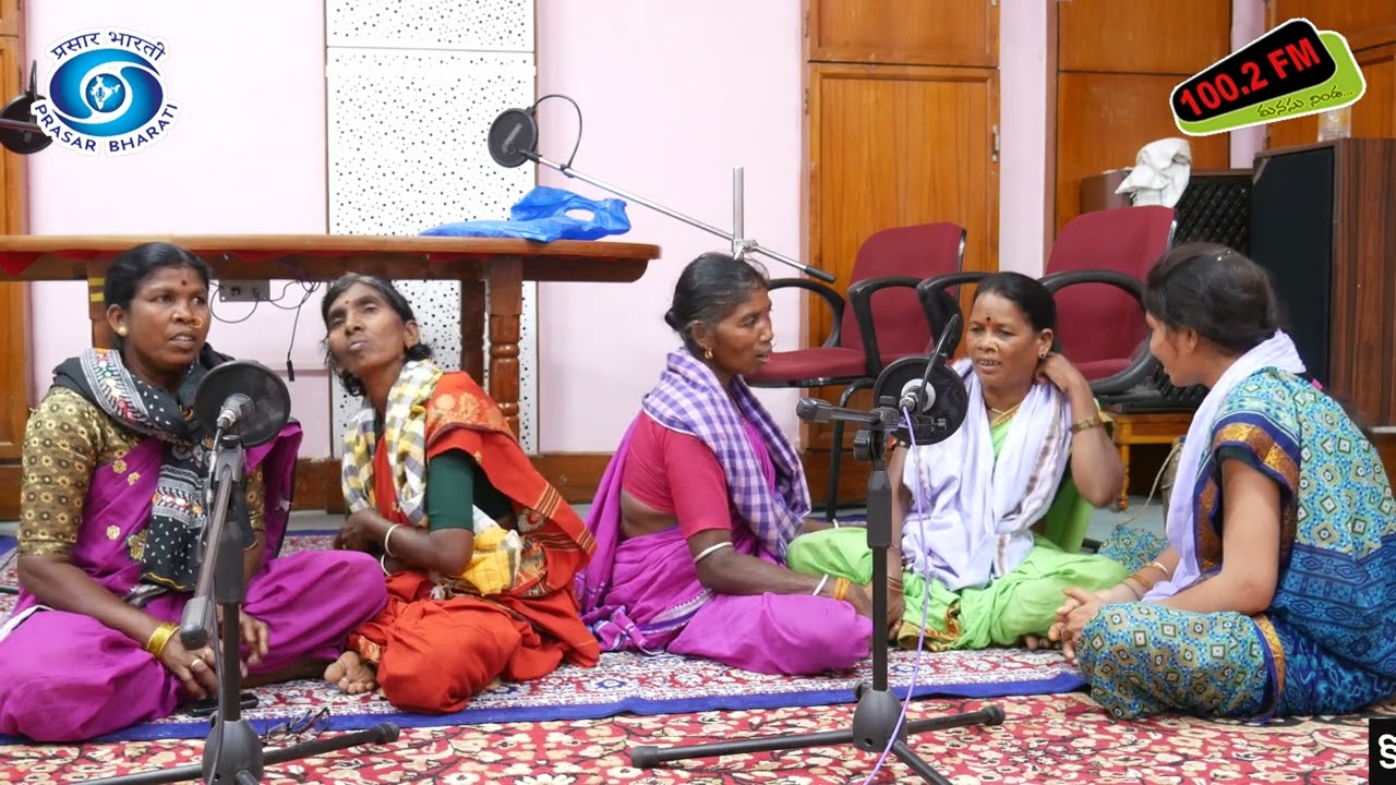 కొహినూర్ (సోముగూడ) కు చెందిన మెస్రం కౌసల్య బాయి బృందం వినిపించే తమ్మున్ యేడ్విర్ పడియూర్ కథాగానం