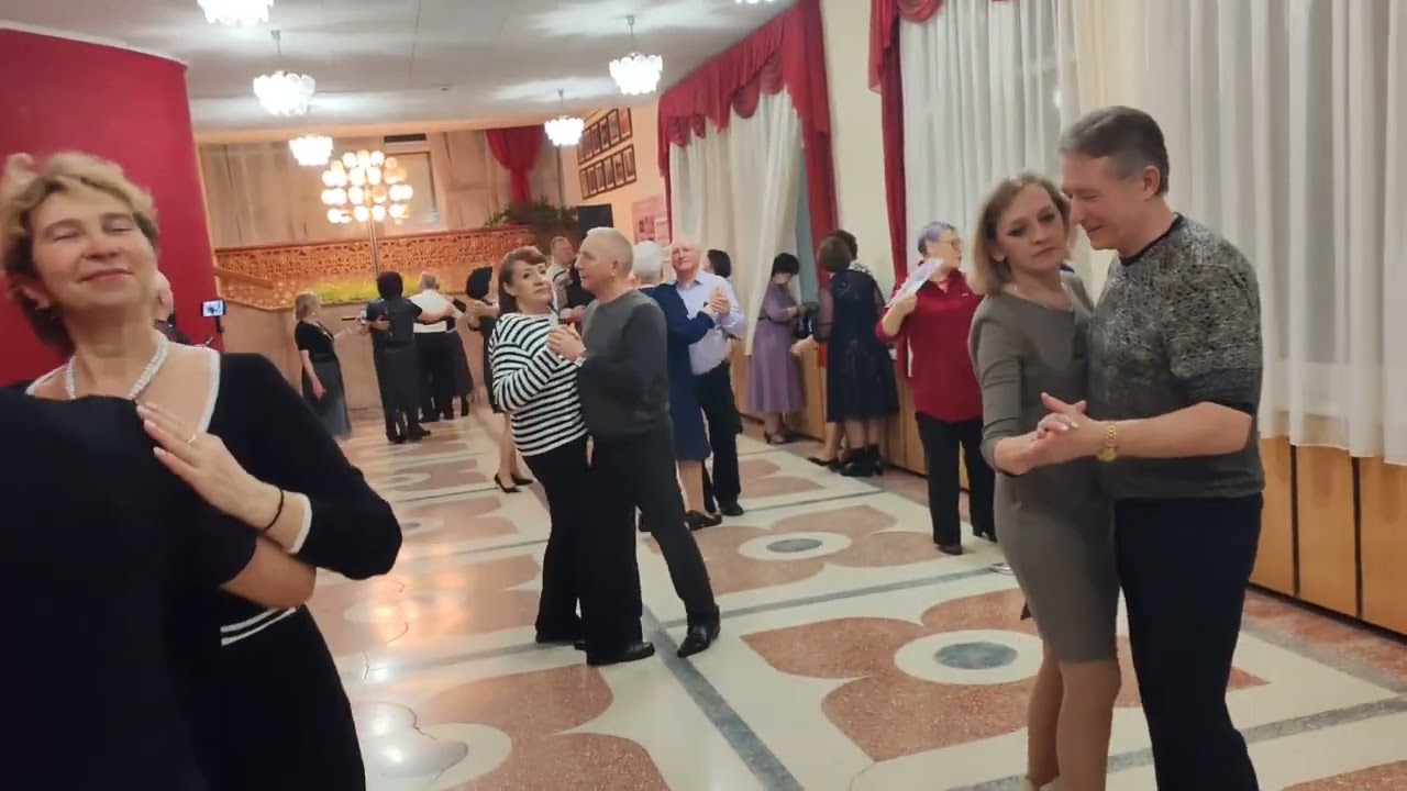 1 февраля. В городском саду....