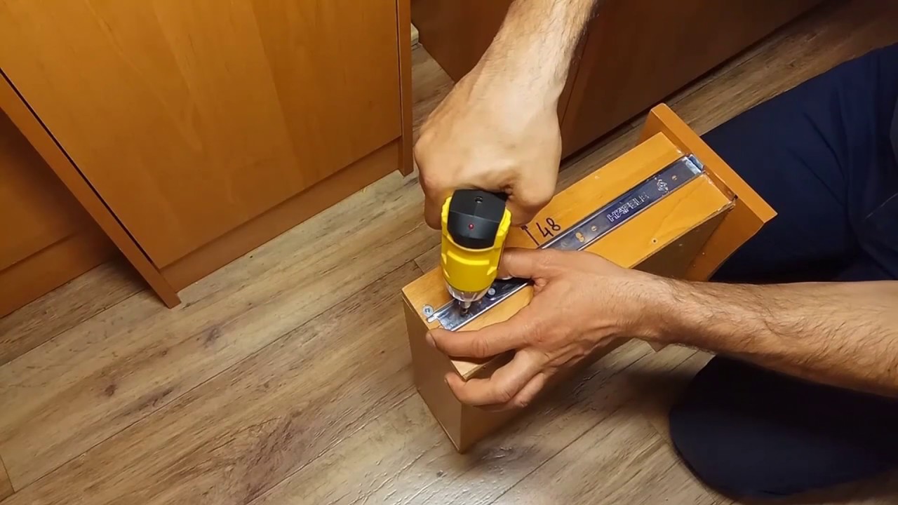 Замена направляющих для выдвижного ящика
