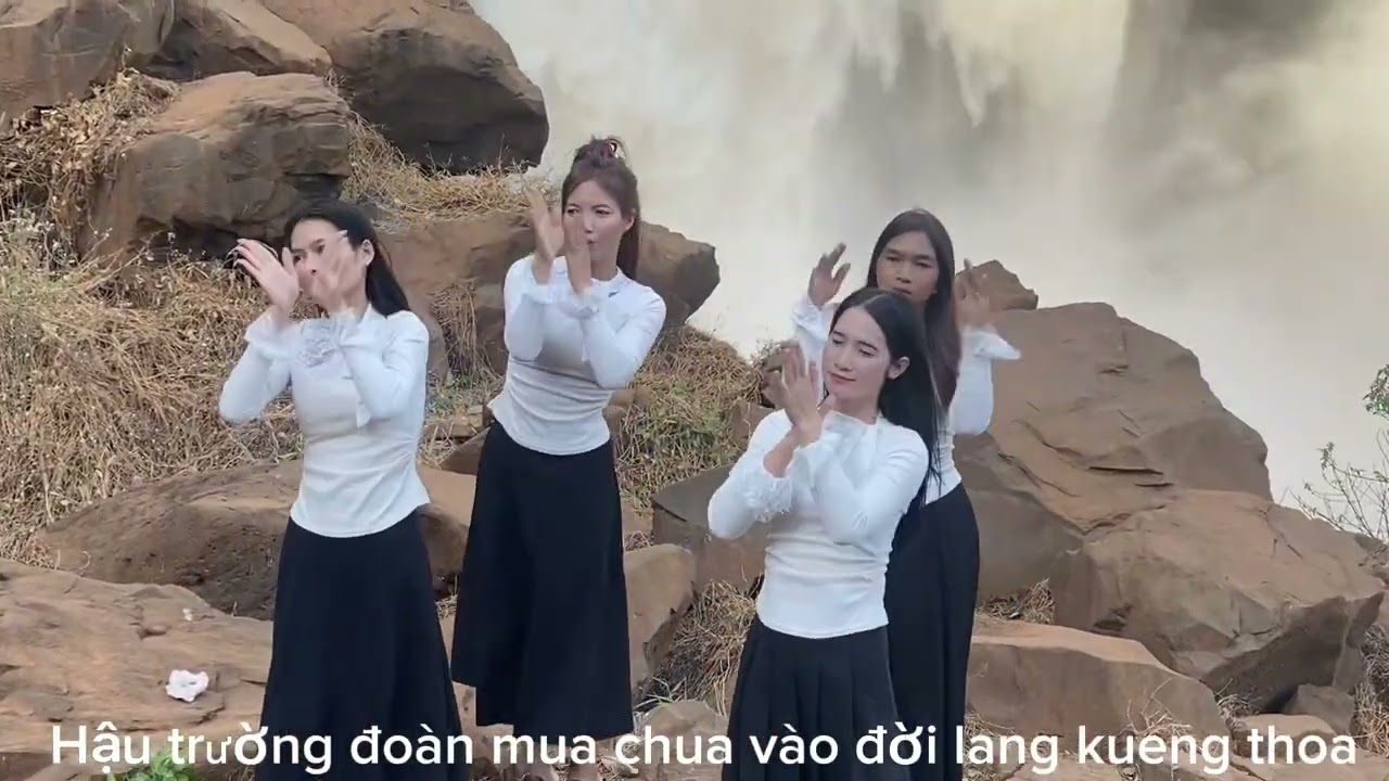 Hậu trường nhóm múa làng kueng thoa 