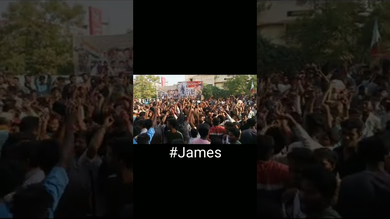 #James FDFS Celebration at Raichur SNT Talkies | Puneeth Rajkumar Theatre Response Audience Reaction