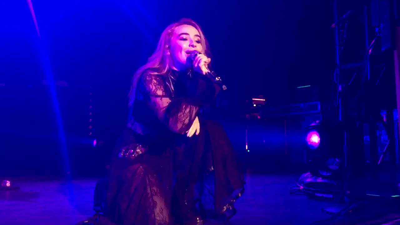 Sabrina Carpenter - Feels Like Loneliness (Live)