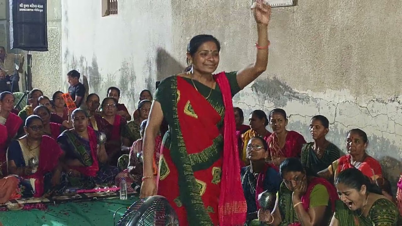 ઓ રાધા કાનાને જઈને કે જે મારો નંબર લેતો જાય..! મોજીલુ કિર્તન સ્વરઃ અલ્પાબેન પટેલ......!