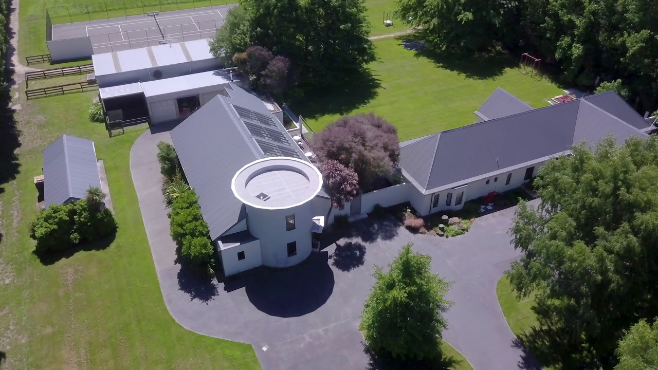 Inside Bond Estate - Luxury Group Accommodation in Christchurch