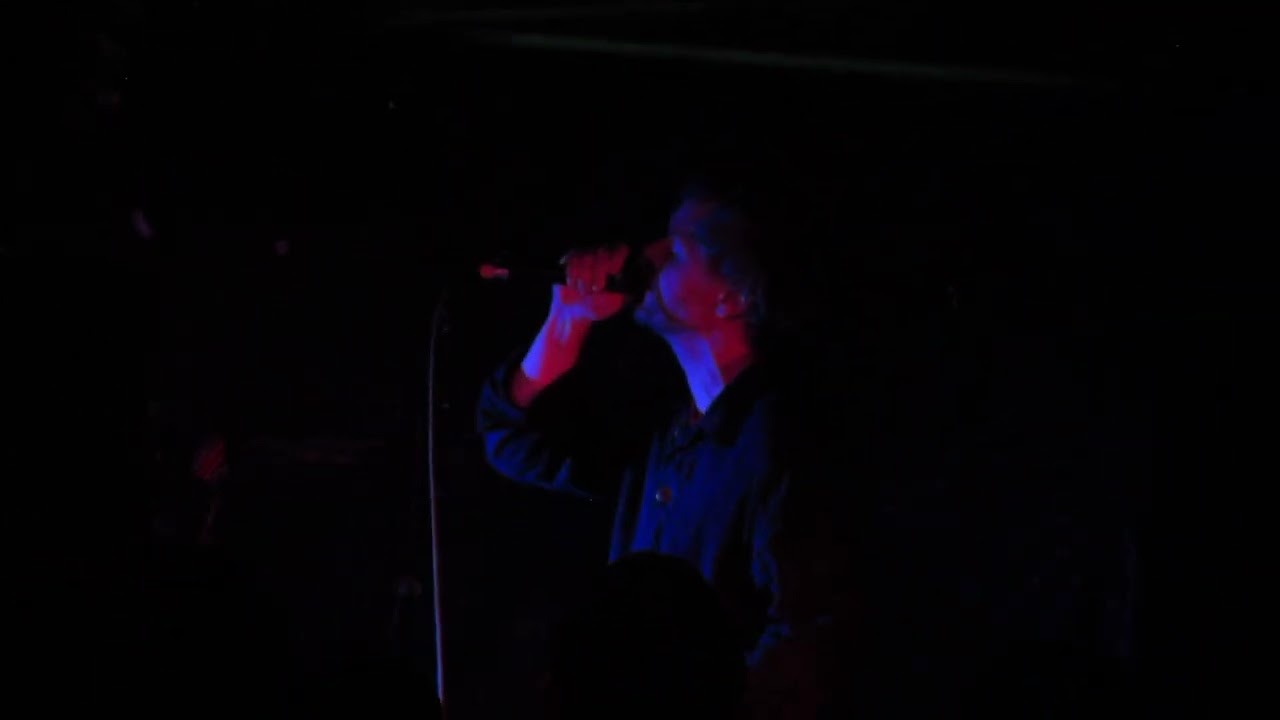 "Better You Belong" - Roddy Woomble at The Hug and Pint, Glasgow. 15-Dec-2023