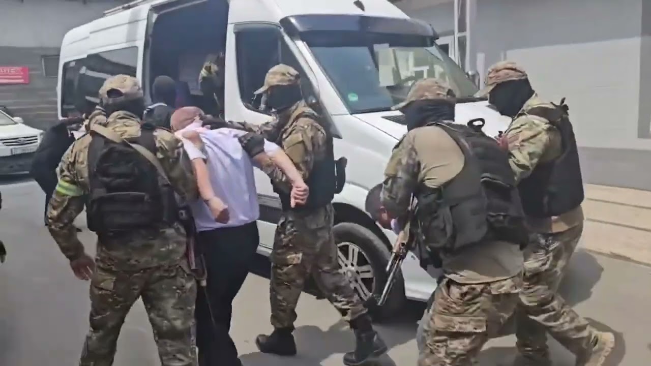 В городе Ош задержаны государственные служащие