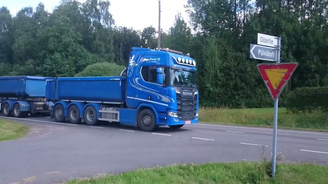 Rekkoja elokuulta 2022