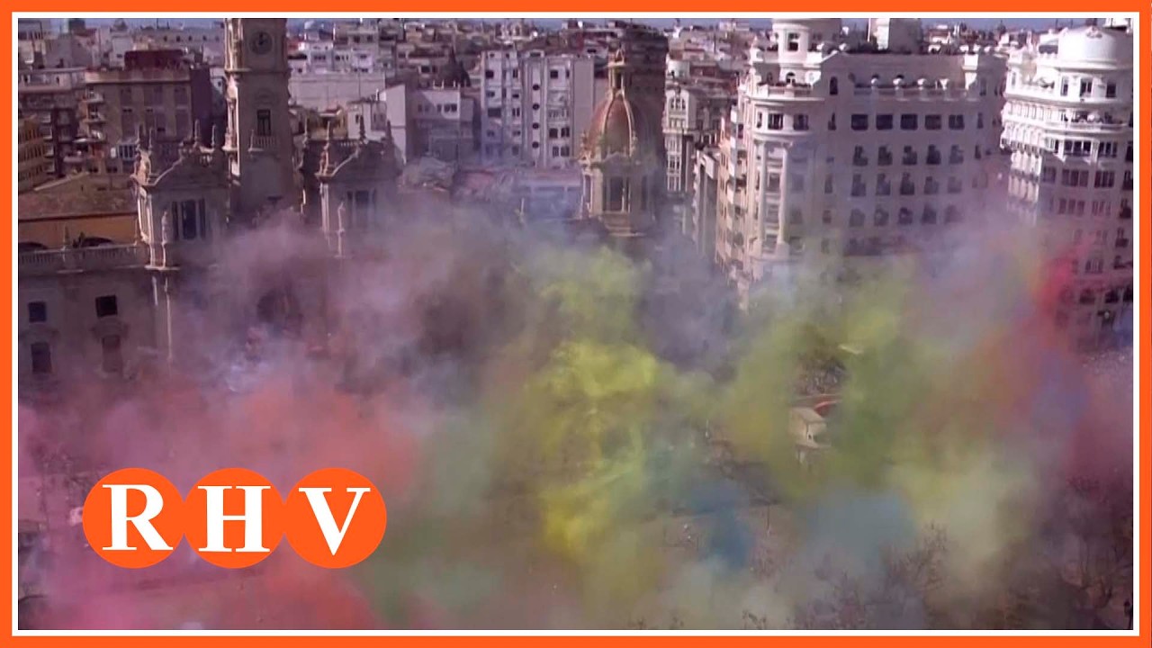 Un ampli dispositiu de seguretat coordina cada mascletà a València