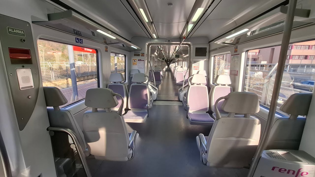 Enseñando el interior del coche PMR de la 463-205. El resto del interior es igual q al de 001 a 003