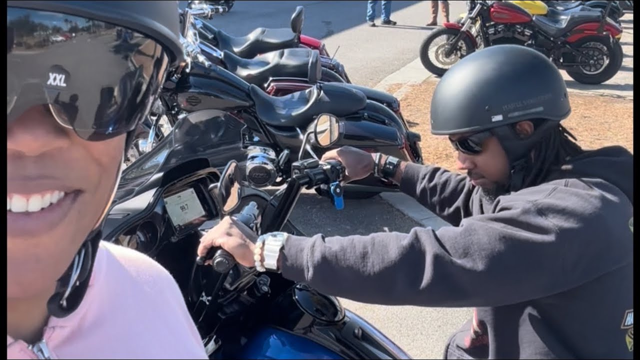 Harley Davidson | Test riding a Road Glide Limited | with my Lady | her first time on a motorcycle