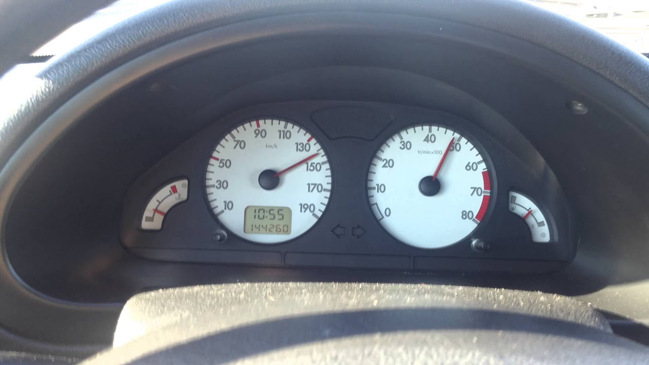 Citroen Saxo 1.4 vts acceleration 0-170 km/h 2K Res