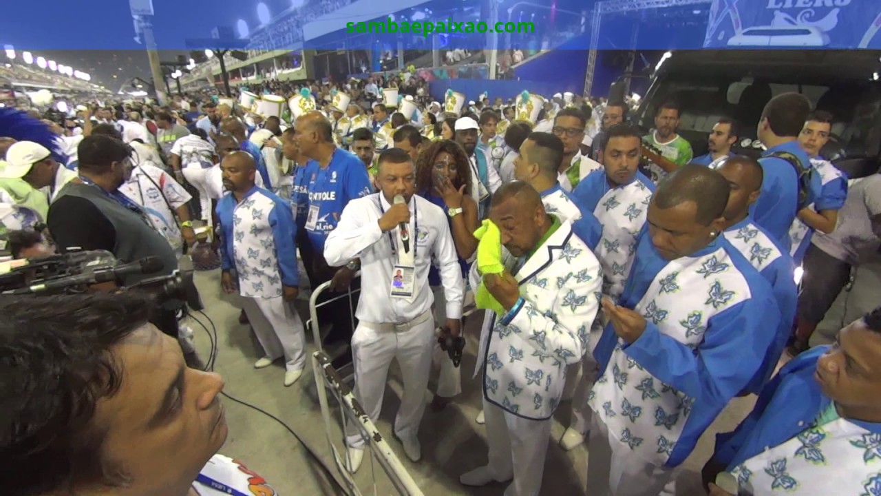 Carnaval 2017: Acadêmicos da Rocinha Início de Desfile