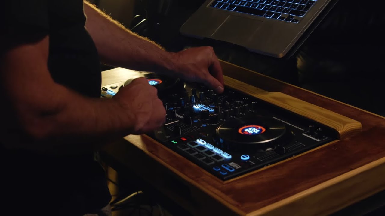 How This DIY DJ Booth For My Numark NS4FX Came To Be. #woodcraft #palletwoodprojects