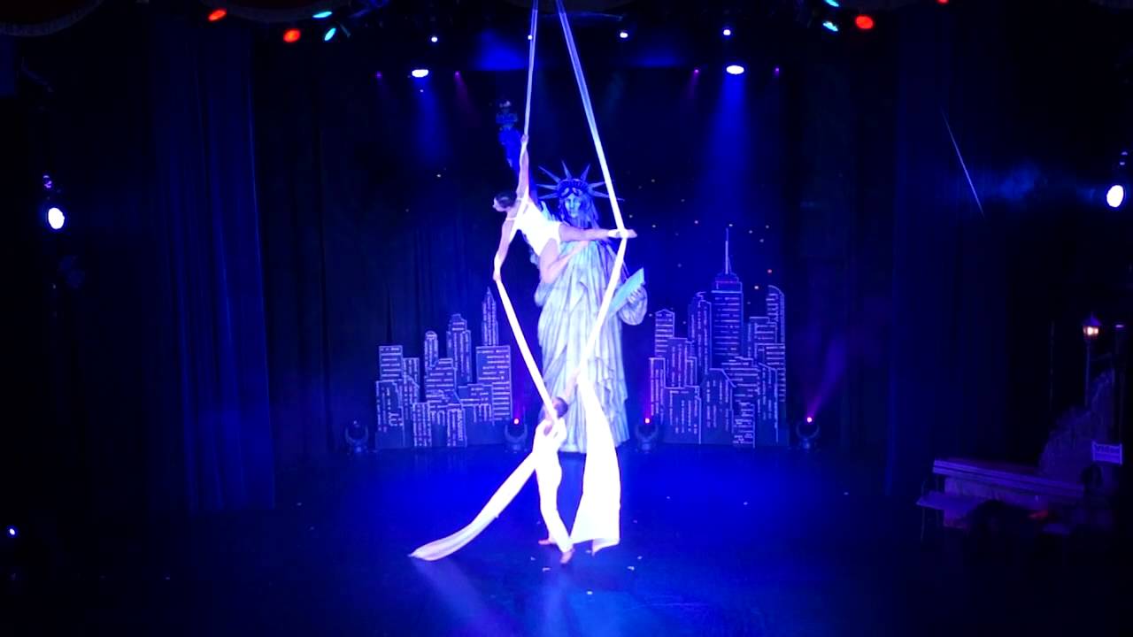 Aerial Silk - Apollo Variete - Duet Skies