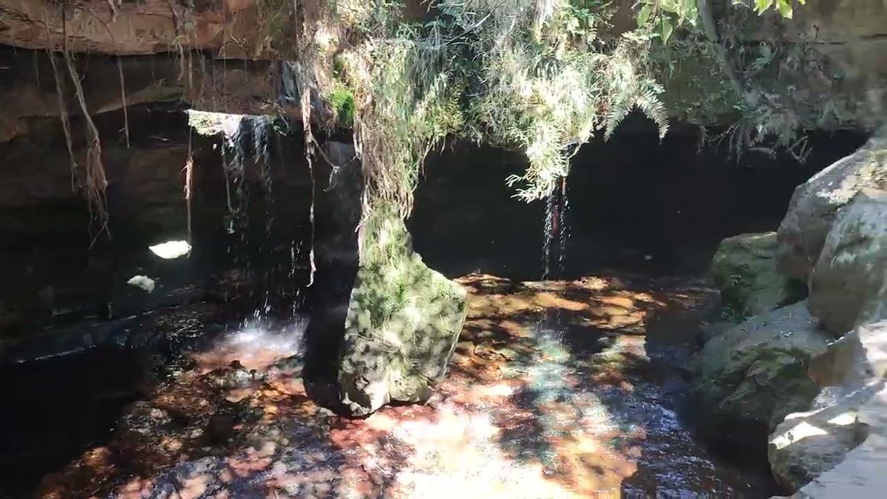  Beautiful Cave inside Mountain : पहाड़ में सुरंग और झरना