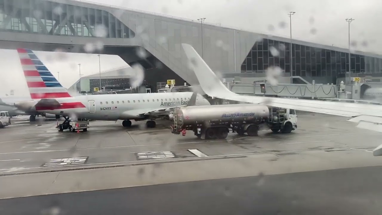 Cloudy New York City Takeoff - American Airlines - Boeing 737-800 - LGA