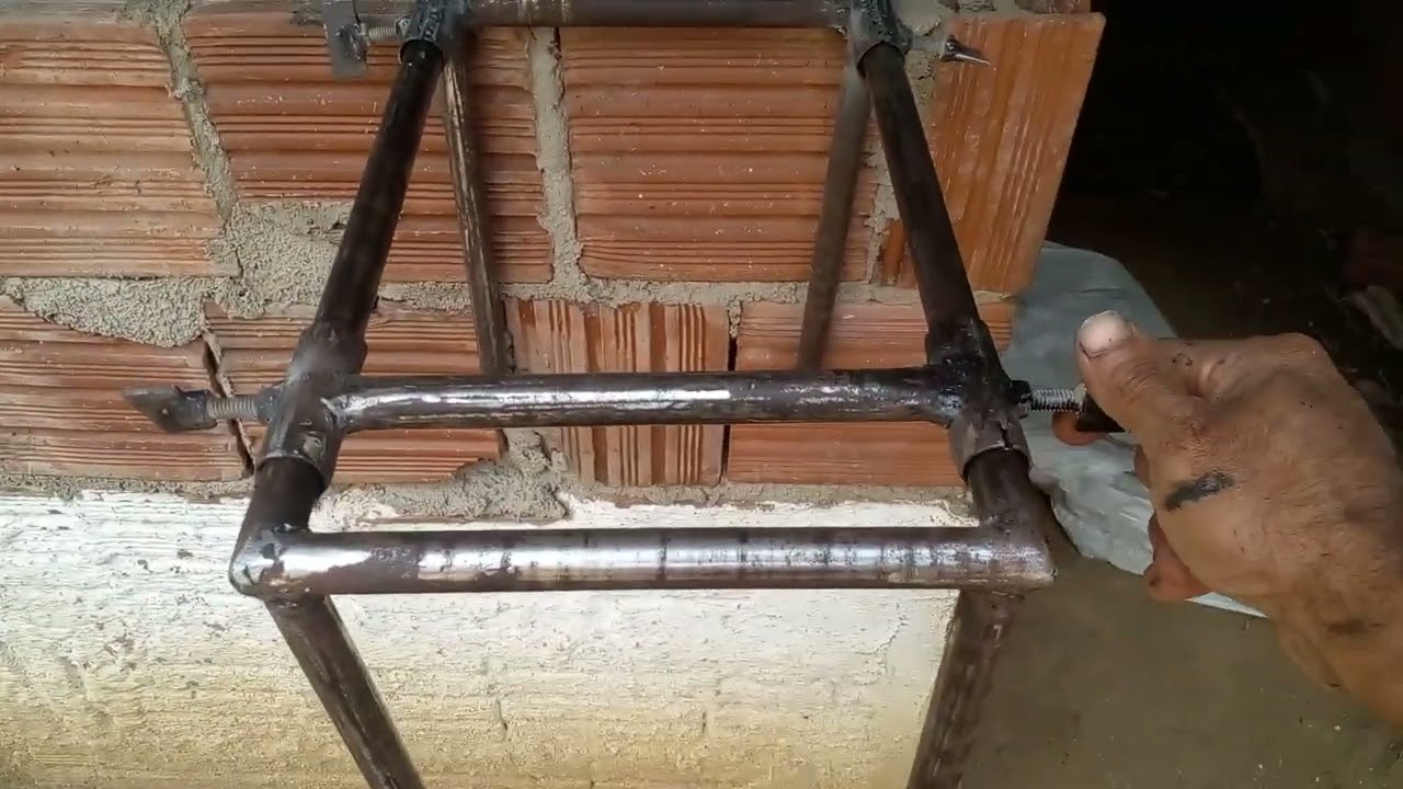 suporte para castração de leitao. granja JM suinos casinhas pe